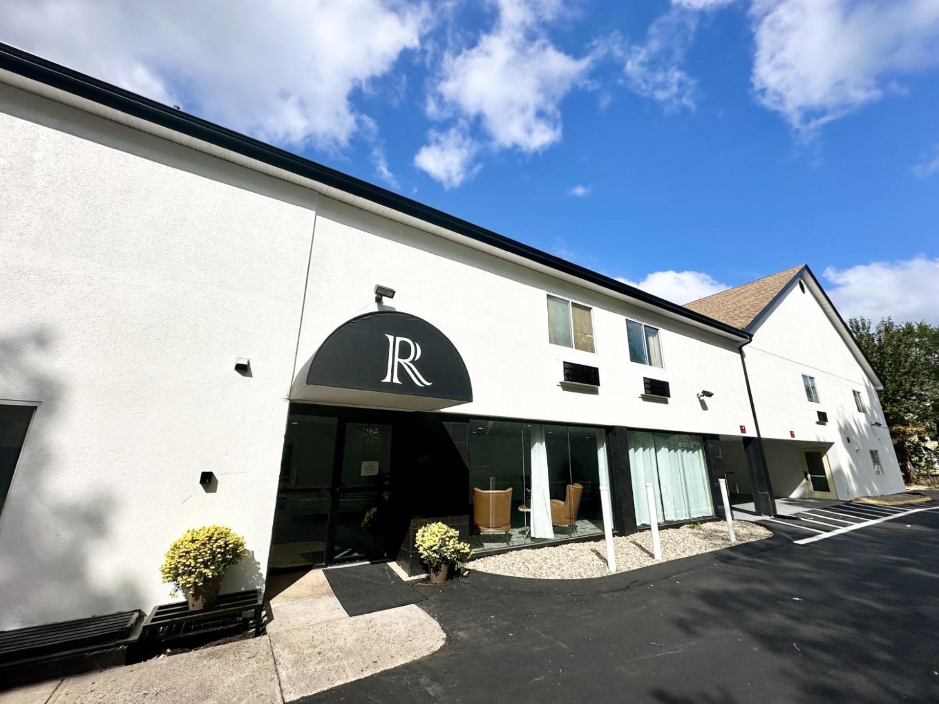 Baldwin Inn And Suites ويست سبرينغفيلد المظهر الخارجي الصورة
