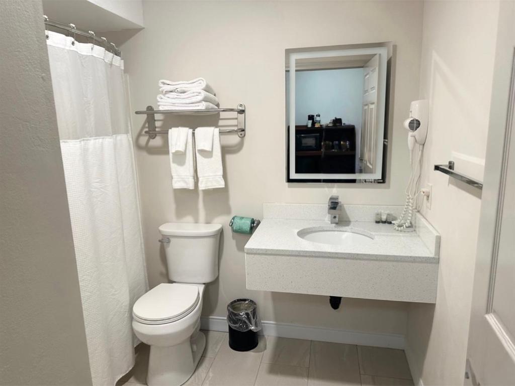 Baldwin Inn And Suites ويست سبرينغفيلد المظهر الخارجي الصورة