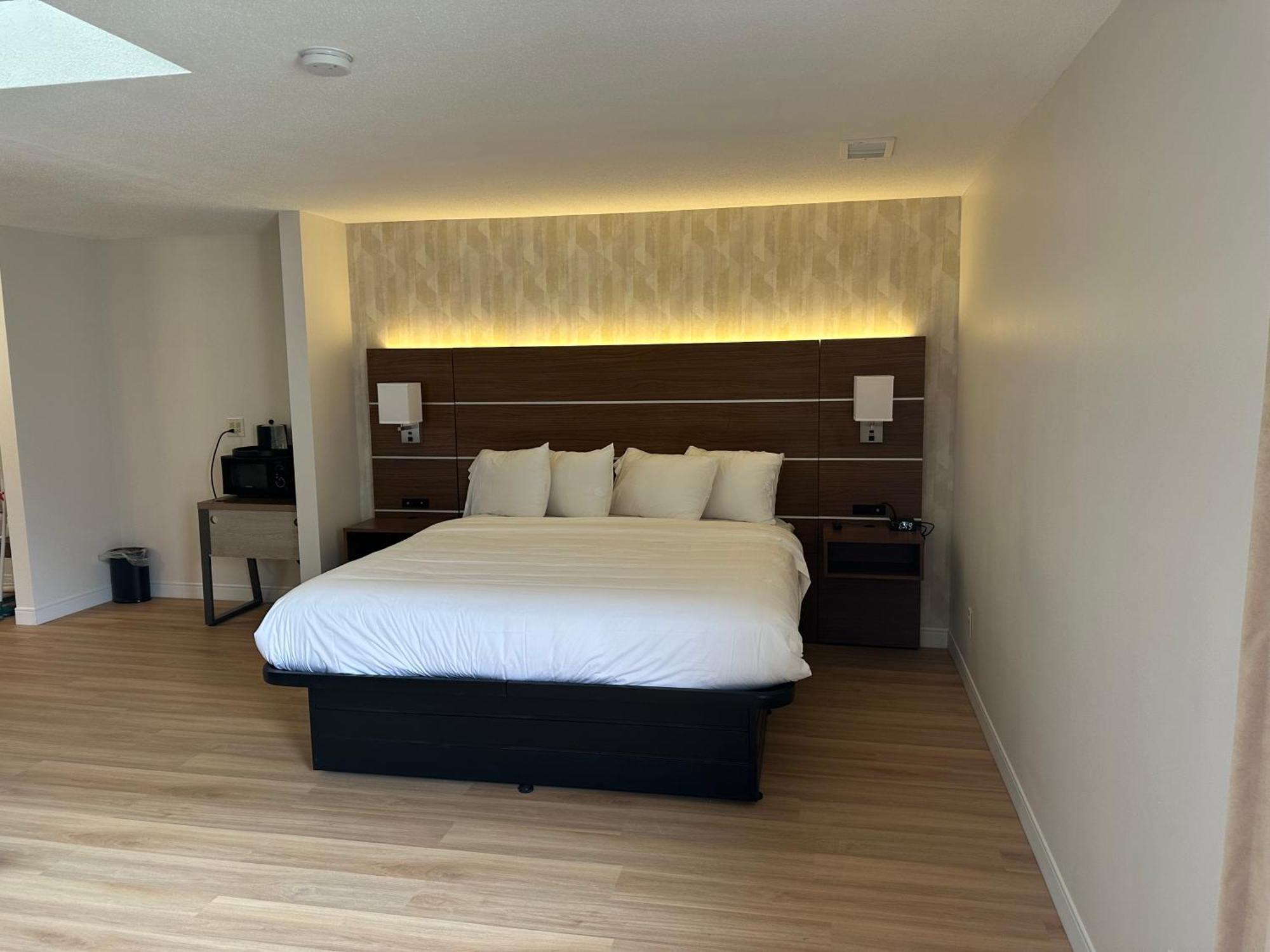 Baldwin Inn And Suites ويست سبرينغفيلد المظهر الخارجي الصورة