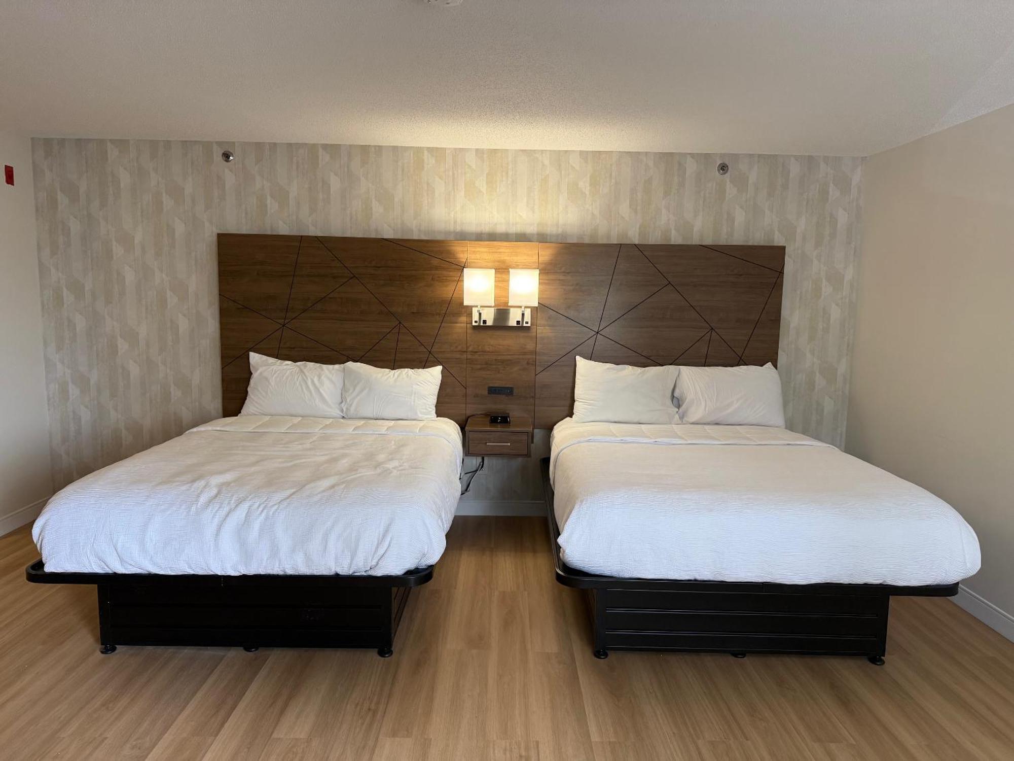 Baldwin Inn And Suites ويست سبرينغفيلد المظهر الخارجي الصورة