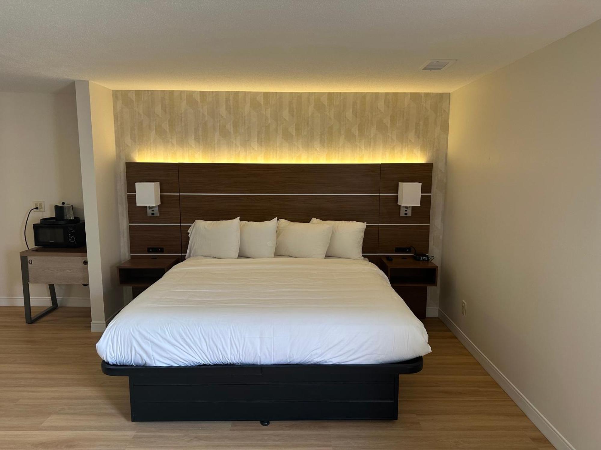Baldwin Inn And Suites ويست سبرينغفيلد المظهر الخارجي الصورة