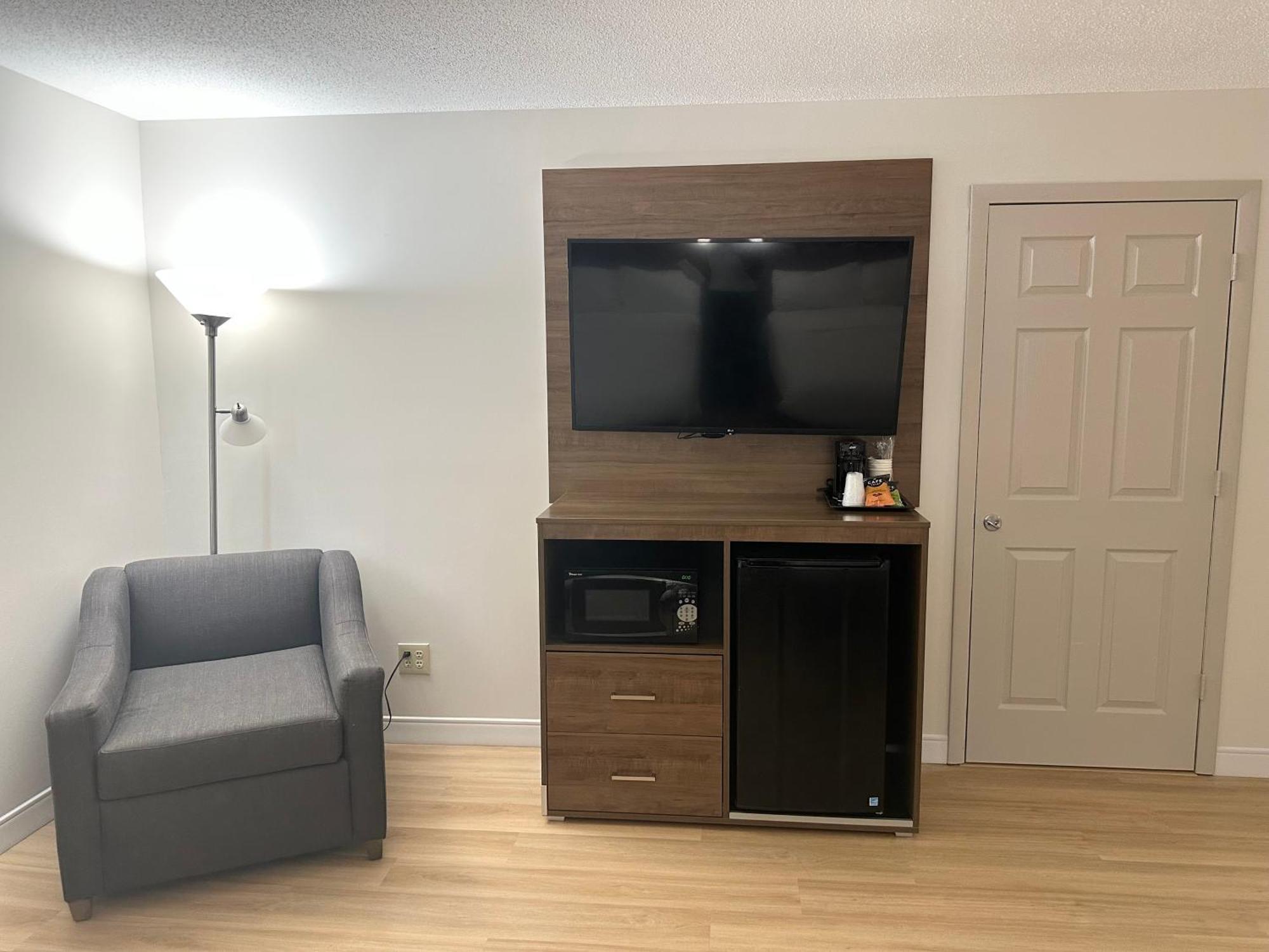 Baldwin Inn And Suites ويست سبرينغفيلد المظهر الخارجي الصورة